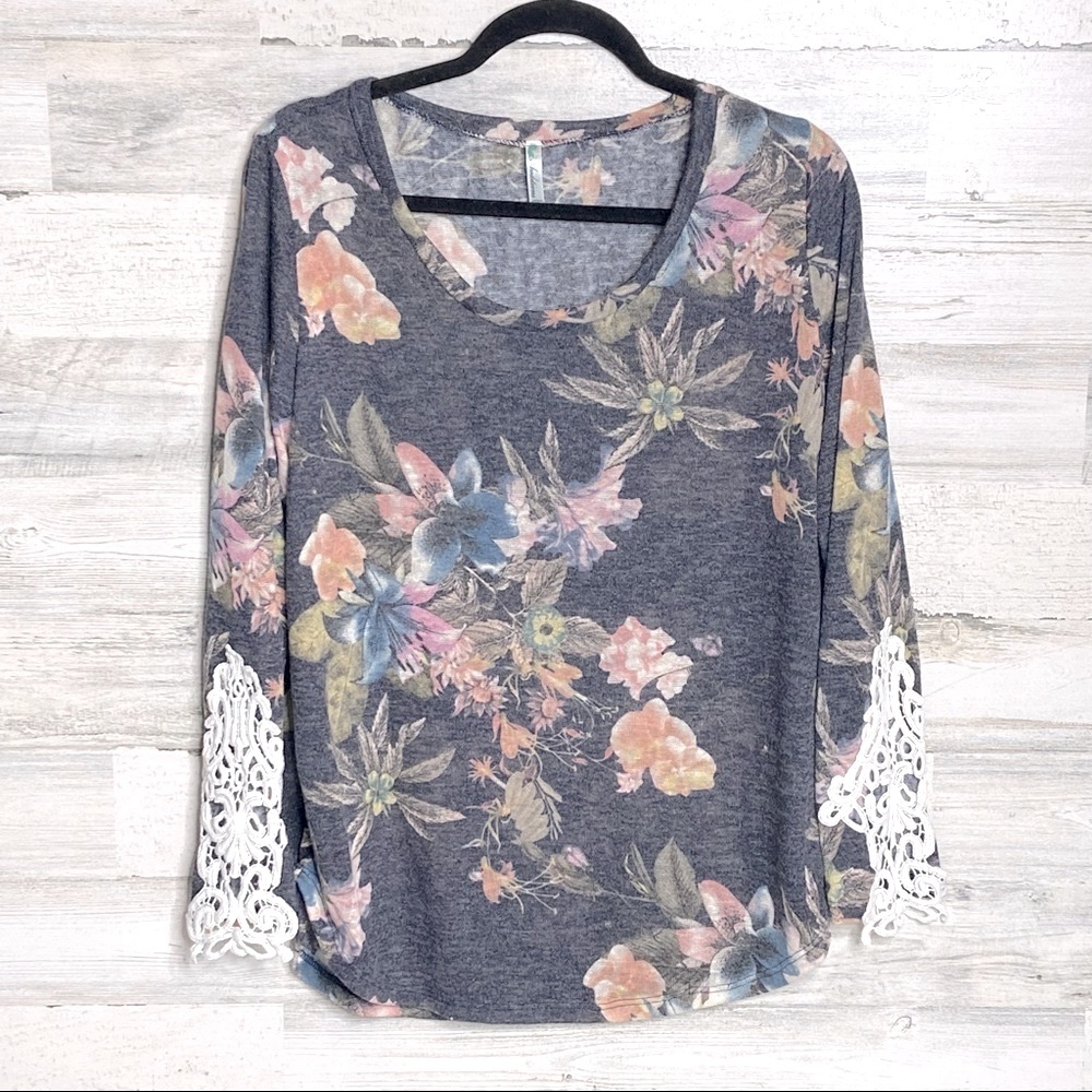 NWOT Auditions Floral Long Sleeve with Lace Scoop Neck Top